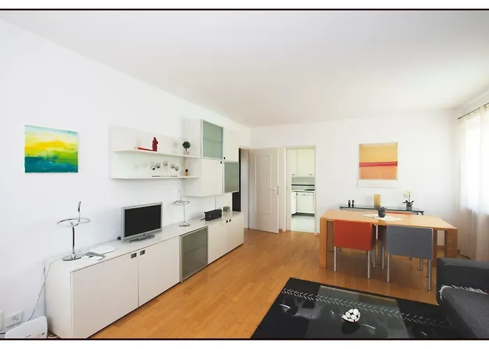 Schoene Mit Panoramablick Appartement Locarno