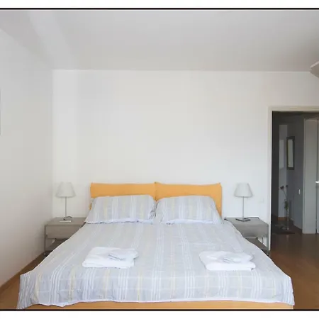 Schoene Mit Panoramablick Apartman