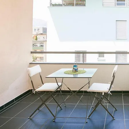 Schoene Mit Panoramablick Apartman Locarno