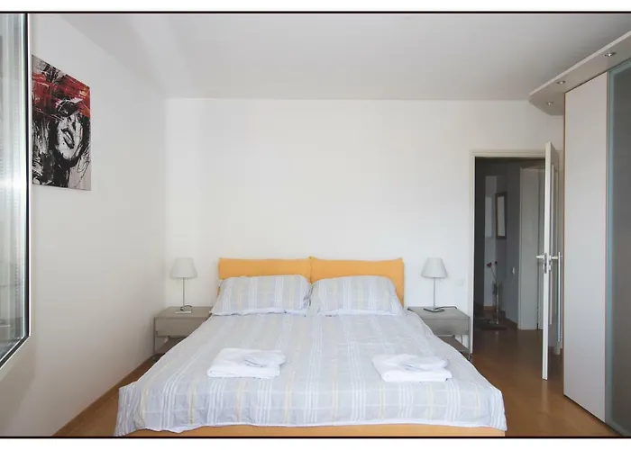 Schoene Mit Panoramablick Apartman